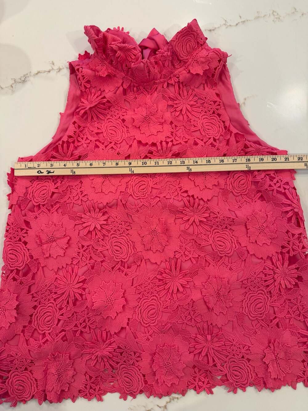 Tuckernuck Hibiscus Guipure Lace Mason Top Size L - Picture 3 of 5